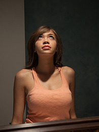 FreshPornPics presents: Cassidy Ellis Hard To Reach